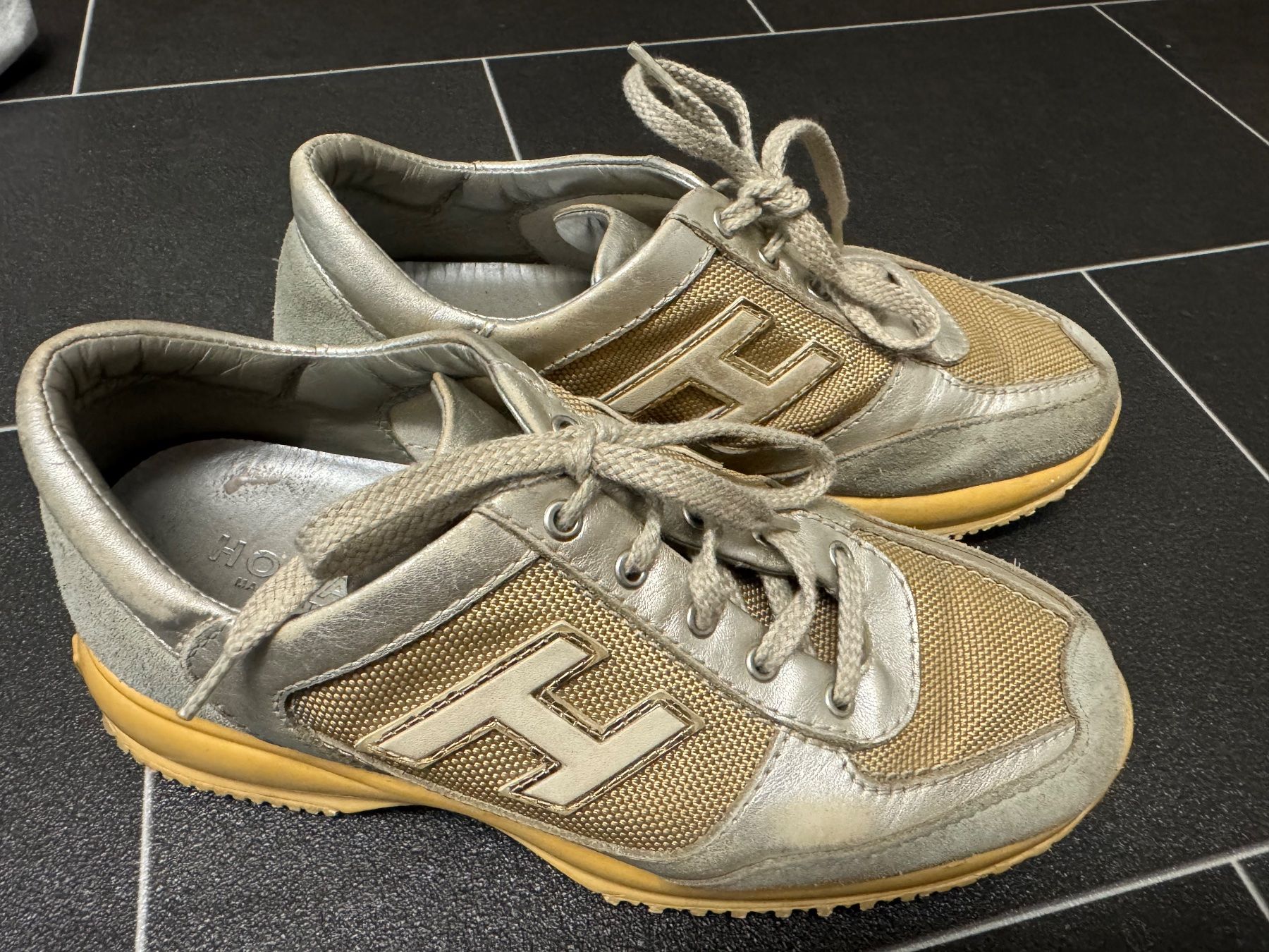 Hogan Scarpe da donna: Original HOGAN Interactive Sneaker - Silber/Beige Gr 34- 35 – Usato da Frenkendorf venduto da Style365 2