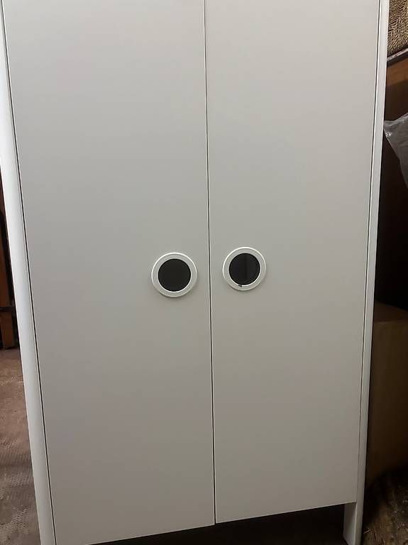 Armadi: IKEA BUSUNGE Childrens Wardrobe x 2 – Usato da Genève venduto da dcl_7j5w 1