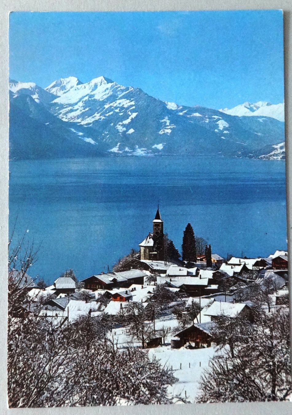 Cartoline postali: Brienz, Kirche mit Sulegg und Schwalmern – Usato da Fétigny venduto da Billy2miny