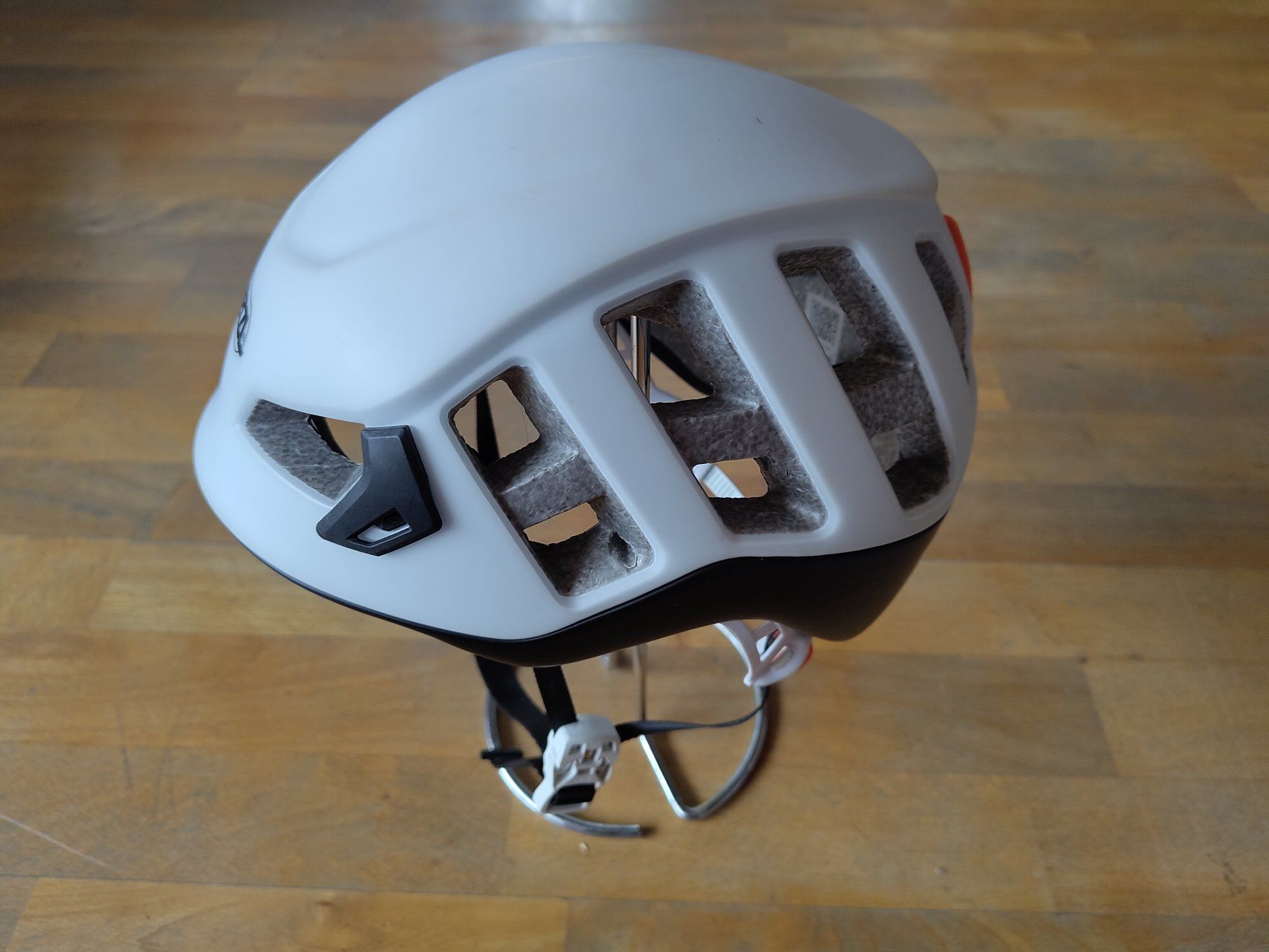 Petzl Casques: Kletterhelm – D'occasion à Fajauna par oddfuihsdguhs 1