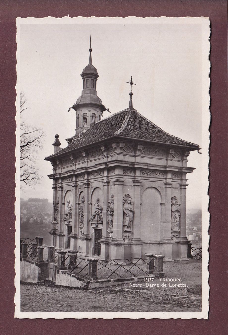 Cartoline postali: FRIBOURG - Notre-Dame de Lorette – Usato da Pully venduto da nicecards