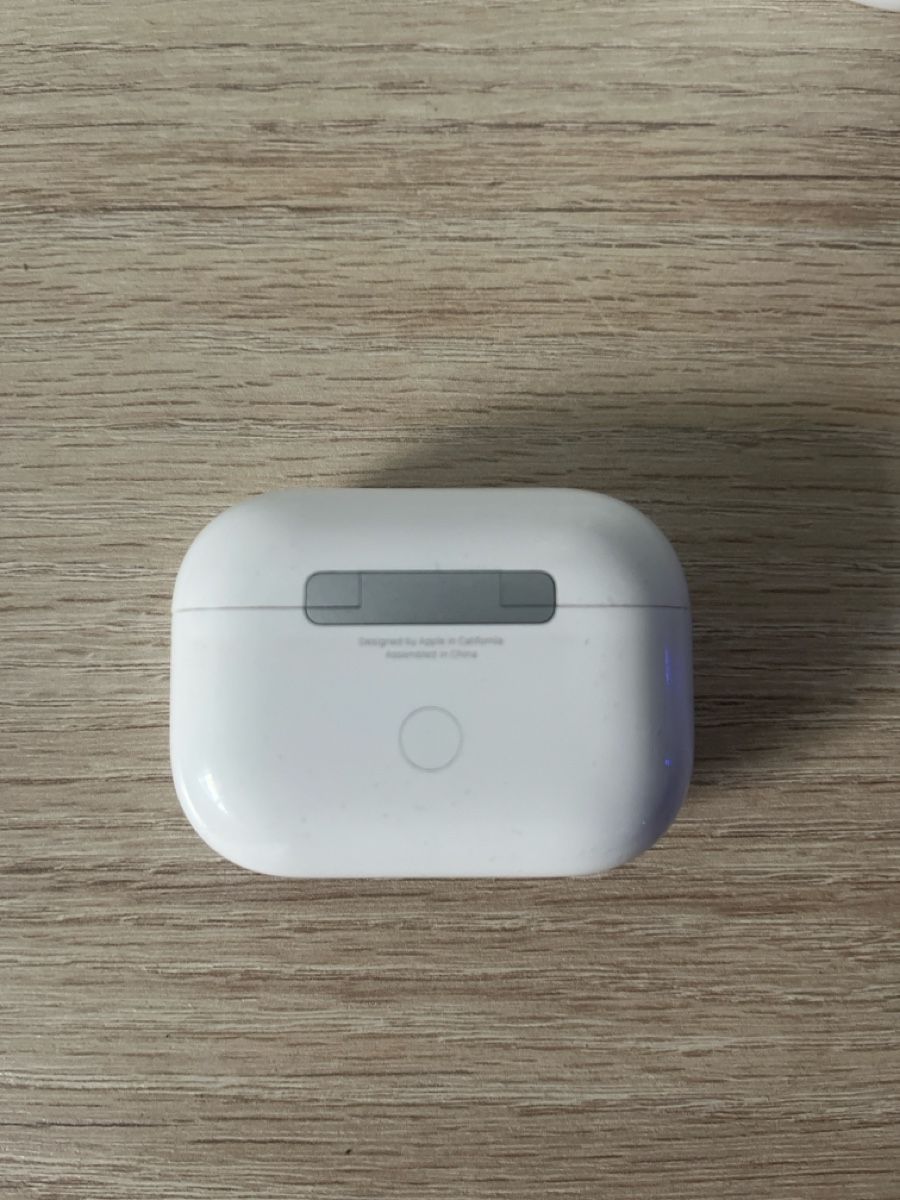 Apple Caricabatterie: Boîte AirPods – Usato da Biel/Bienne venduto da cha_dcr6 1