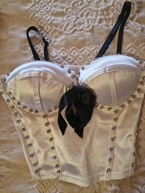 Top: Tops/hauts femmes – Usato da Miege venduto da pai_lt8k 4