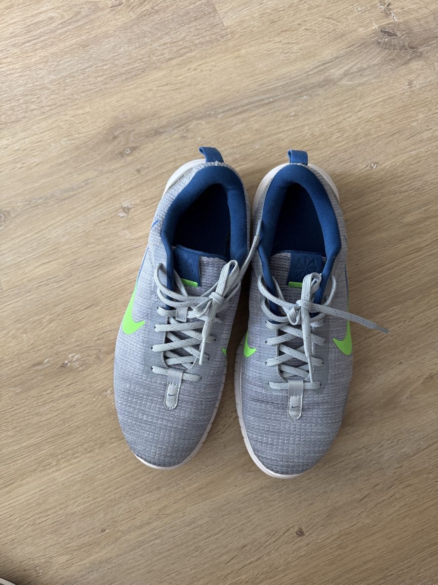 Nike Herrenschuhe: Nike schuhe 44 gr – Gebraucht aus Dübendorf von Ilsaporedelviaggio 1