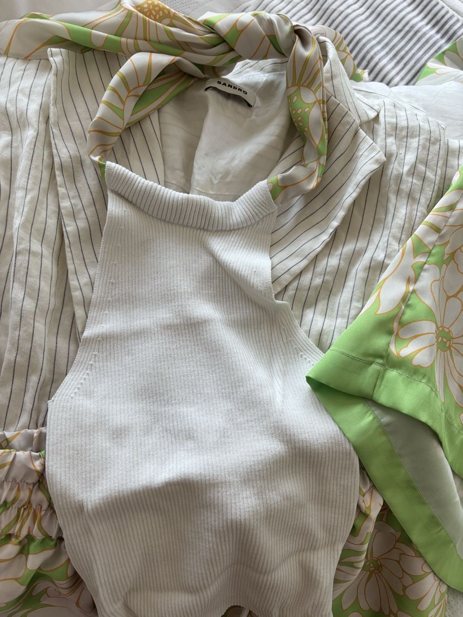 Sandro Lotti di vestiti: Sandro, ensemble motif fleur vert/blanc taille 1 – Usato da Chêne-Bougeries venduto da vir_9w2t
