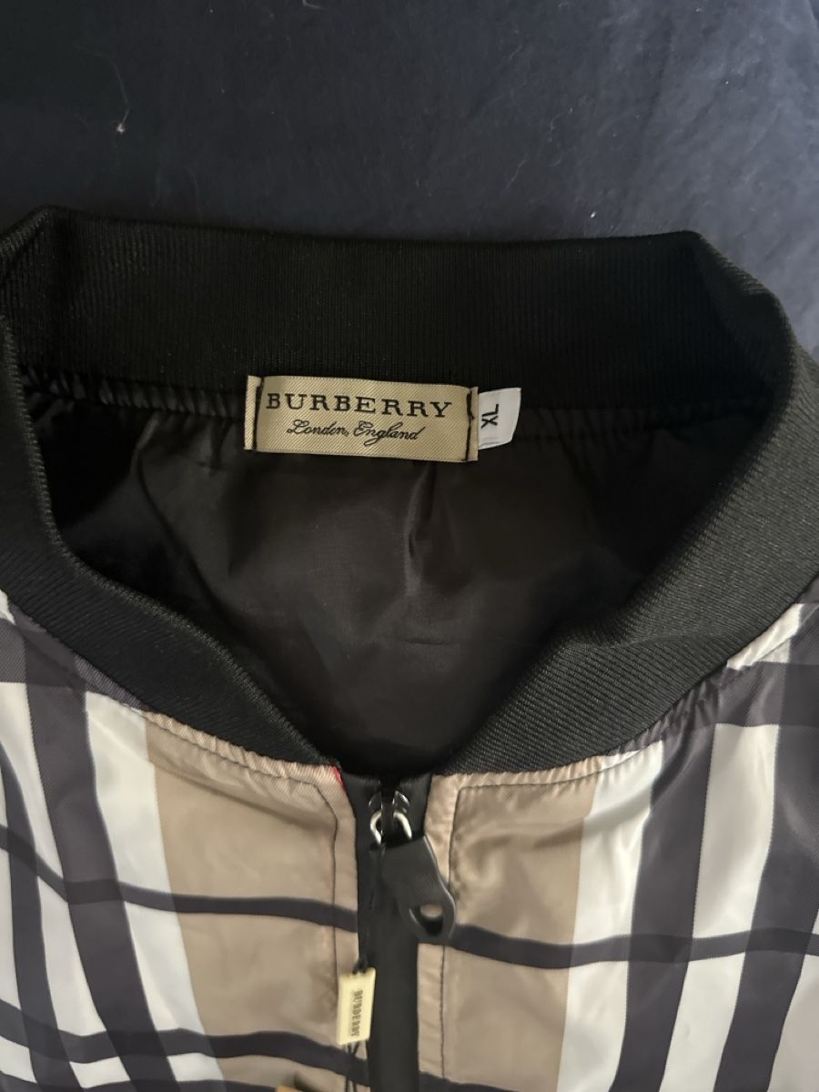 Burberry Jacken:  Veste Burberry – Neu und originalverpackt aus Fribourg von arkina_777 2