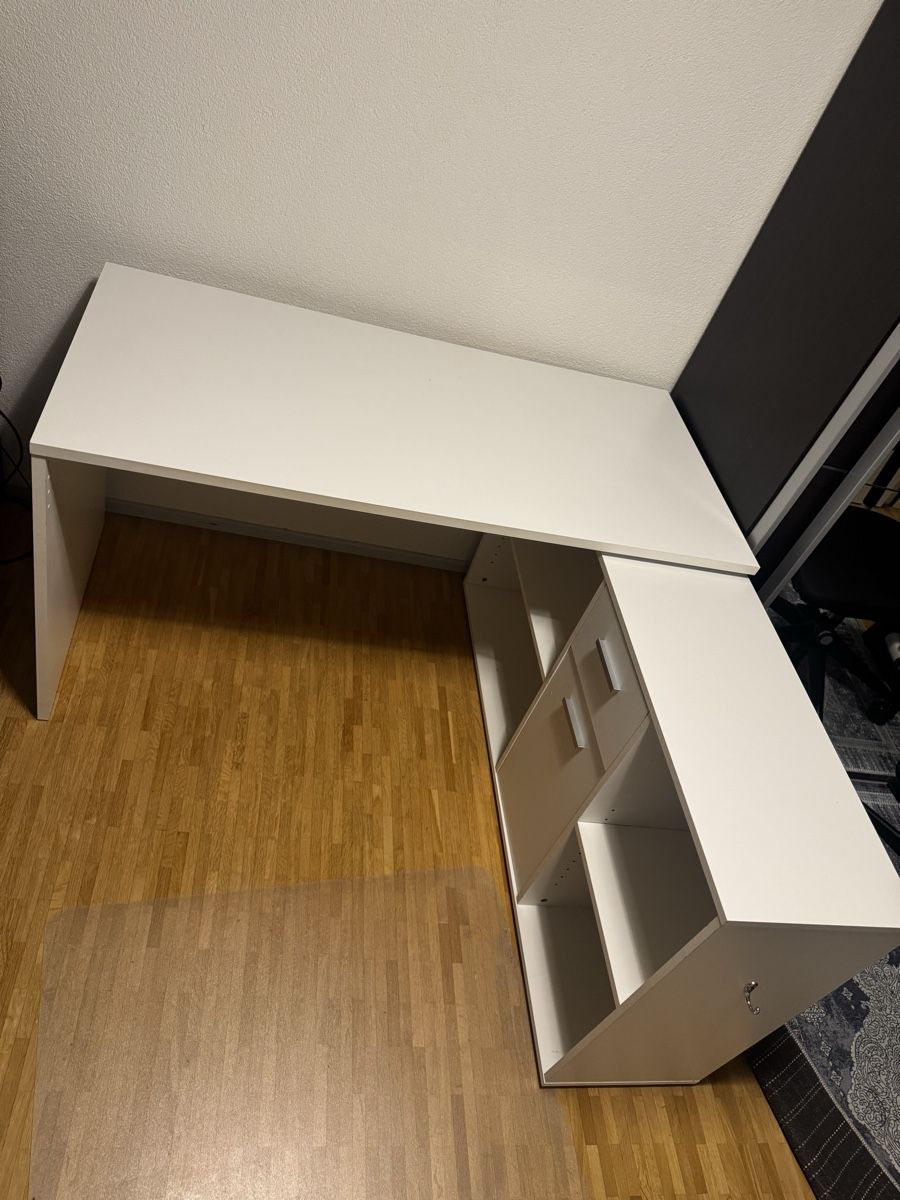 Scrivanie: Eckschreibtisch weiss mit Regal-Element – Usato da Kloten venduto da fet_vl82