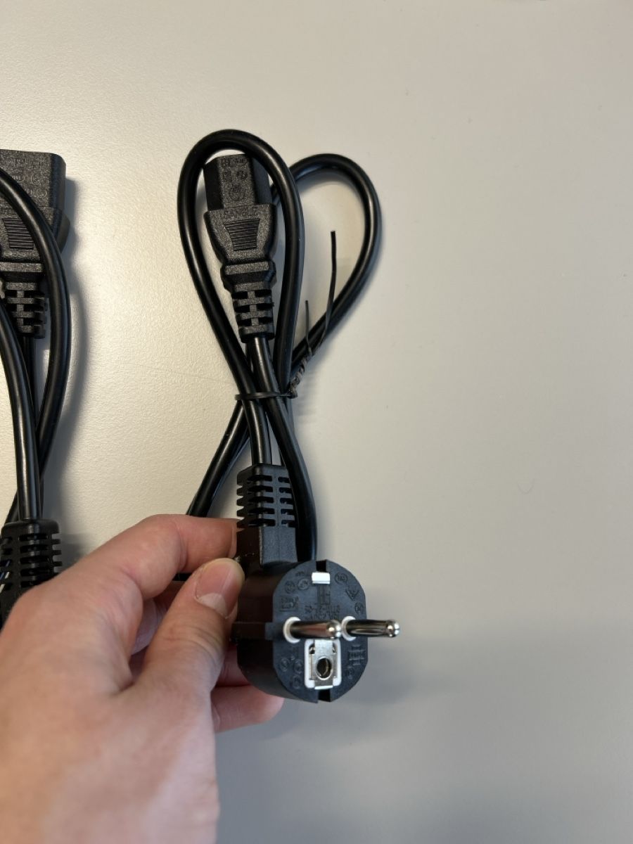 Cavi: Netzstecker Schuko - C13 3x Neu Unbenutzt – Nuovo (secondo la descrizione) da Zürich venduto da oriix 1