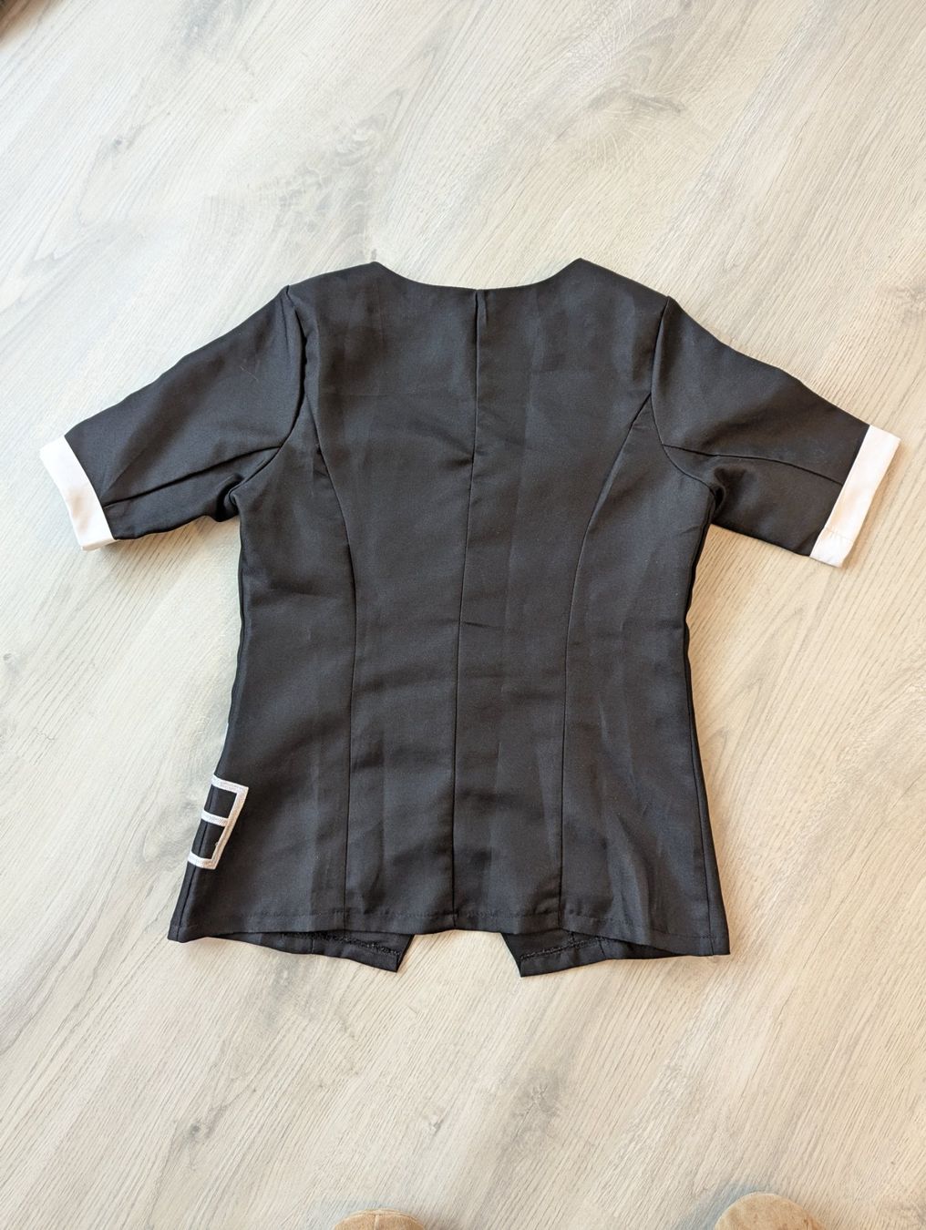 Blusen: Schwarze Bluse mit weissen Details Gr. S – Defekt aus Goldingen von YouAreMySunshine 1