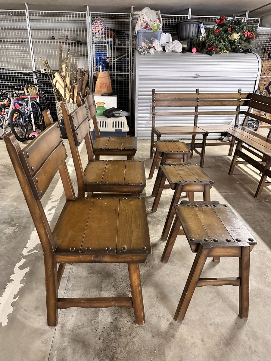 Panchine: Ensemble rustique: bancs, chaises et tabourets en bois – Usato da Yvonand venduto da spiffy1429 2