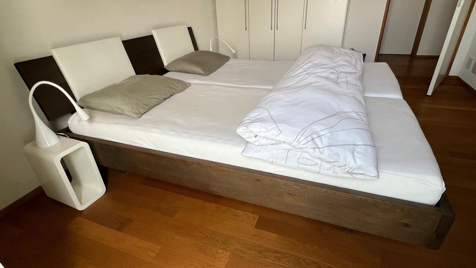 Betten: Doppelbett Wildeiche – Gebraucht aus Gelterkinden von Lindi4143