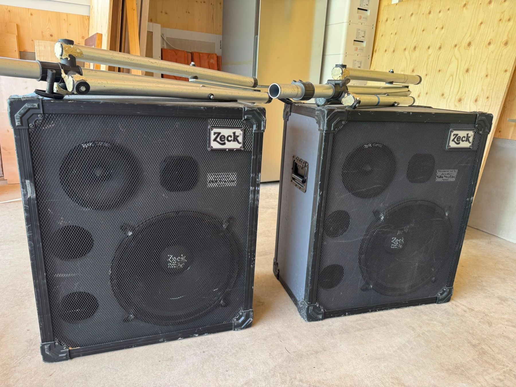 Zeck Audio Haut-parleurs: 2 Zeck PA Boxen 3Weg – D'occasion à Trogen par EmilieL41 1