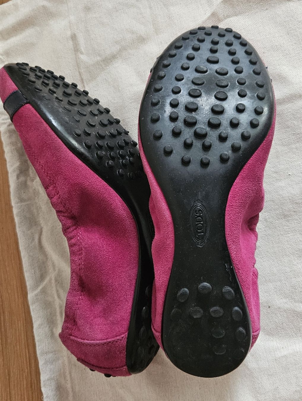 Tod'S Scarpe da donna: Ballerines TOD'S en daim rose, taille 37.5 – Usato da St-Légier-Chiésaz venduto da myrtille74 1