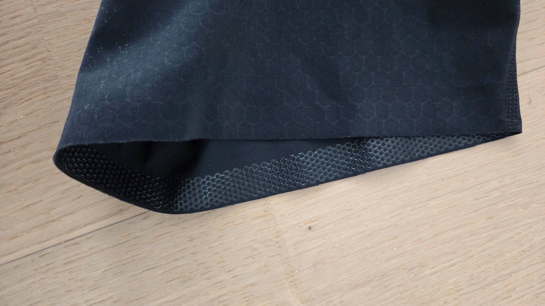 Veloplus Pantaloni: Velo Trägerhose Team-Light von Veloplus – Usato da Einsiedeln venduto da kiphrajaya 2