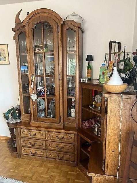 Vitrinen:  Vitrine en rangement  – Gebraucht aus Chézard-St-Martin von Famille.Richard