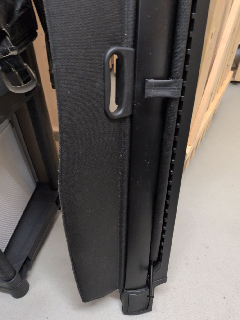 BMW Tutti pezzi di ricambio auto: Original Laderaumabdeckung BMW 3 E91 LCI – Usato da Oberengstringen venduto da chevchelios 2
