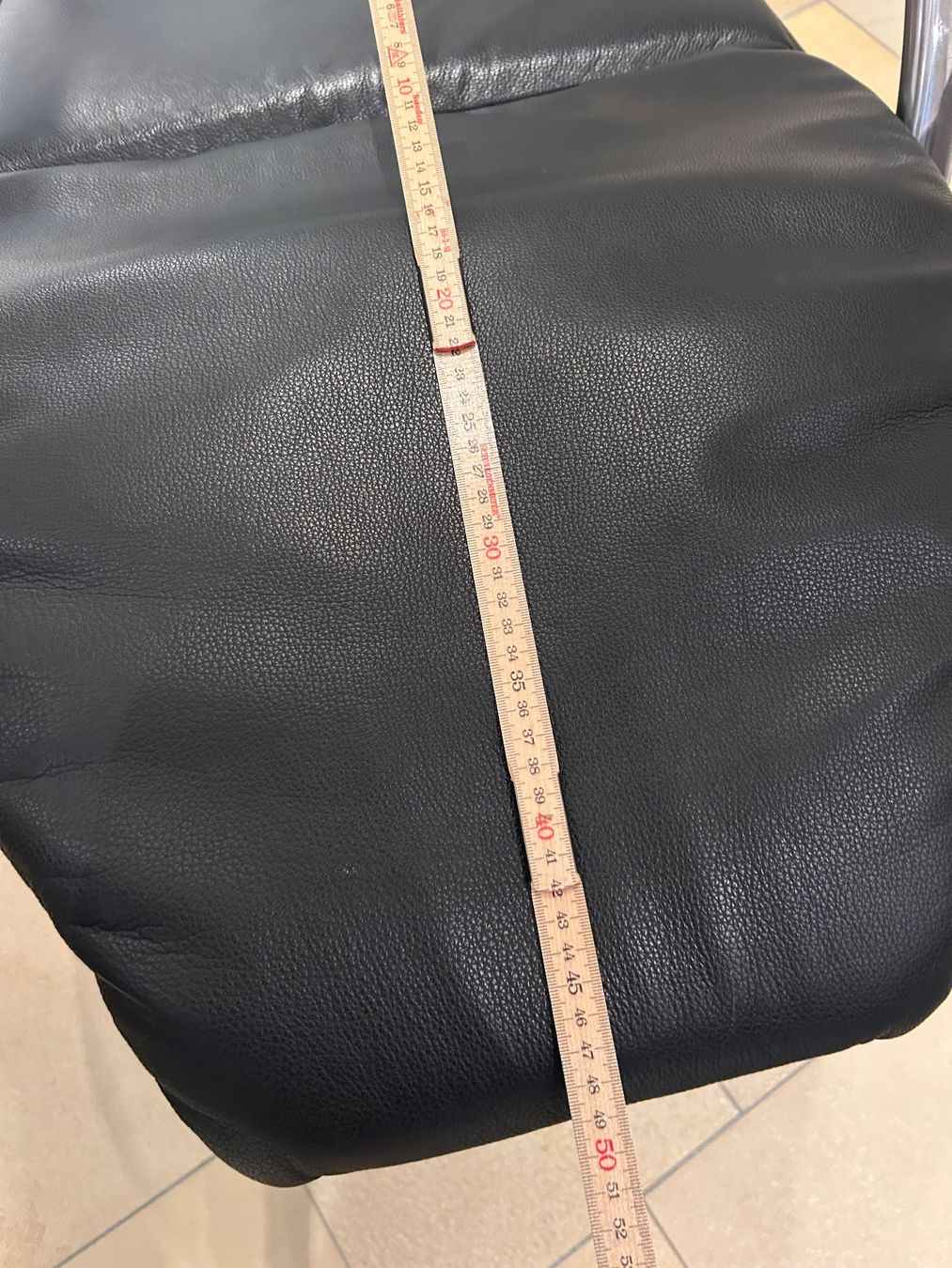 Sessel: Leder Relaxsessel aus Leder, schwarz – Gebraucht aus Küssnacht am Rigi von Happy_home 6