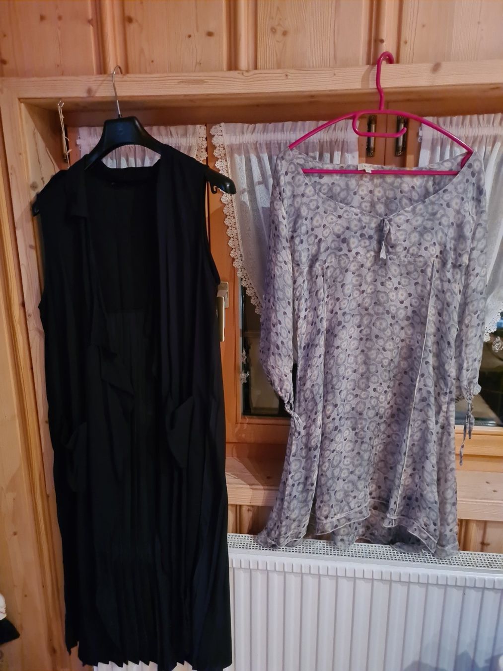 Zara Vestiti: 2 super coole Kleider gr.M – Usato da Ferden venduto da jemyce