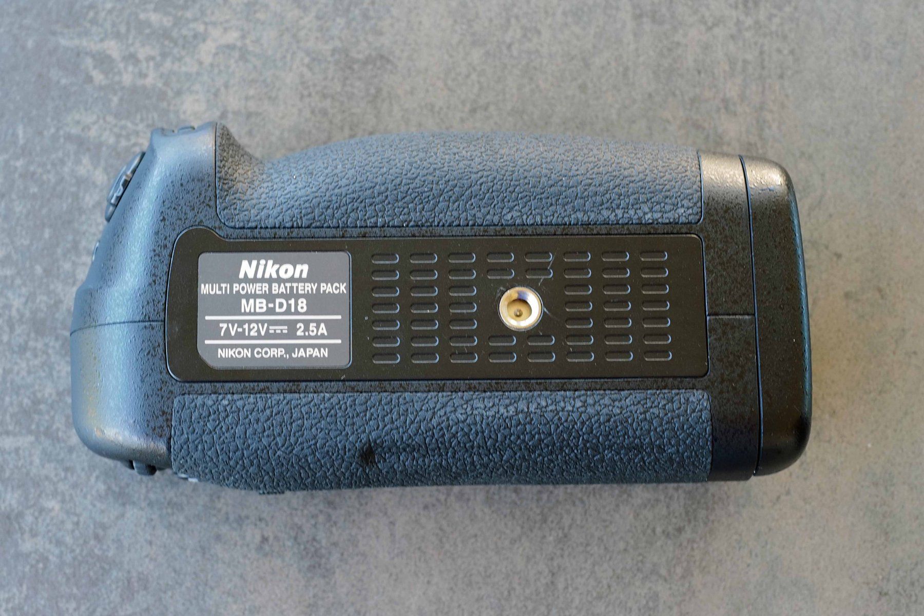 Nikon Kamera: Nikon MB-D18 zu D850 – Gebraucht aus Wohlen AG von Adesso02
