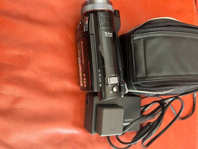 Panasonic Videocamere: Panasonic SD Kamera HDC-SD 100 Full HD – Usato da St.Gallen venduto da yutha5 3