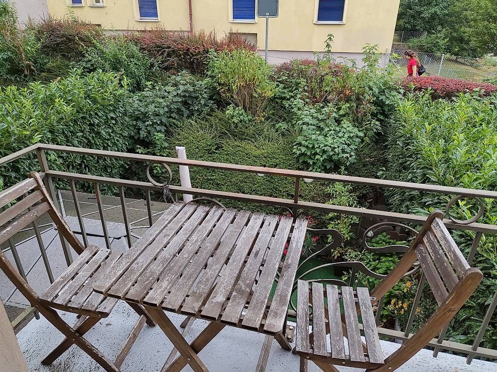 Set di tavolo e panche: Table et chaises de balcon/jardin – Usato da Lausanne venduto da lukaswelker 2