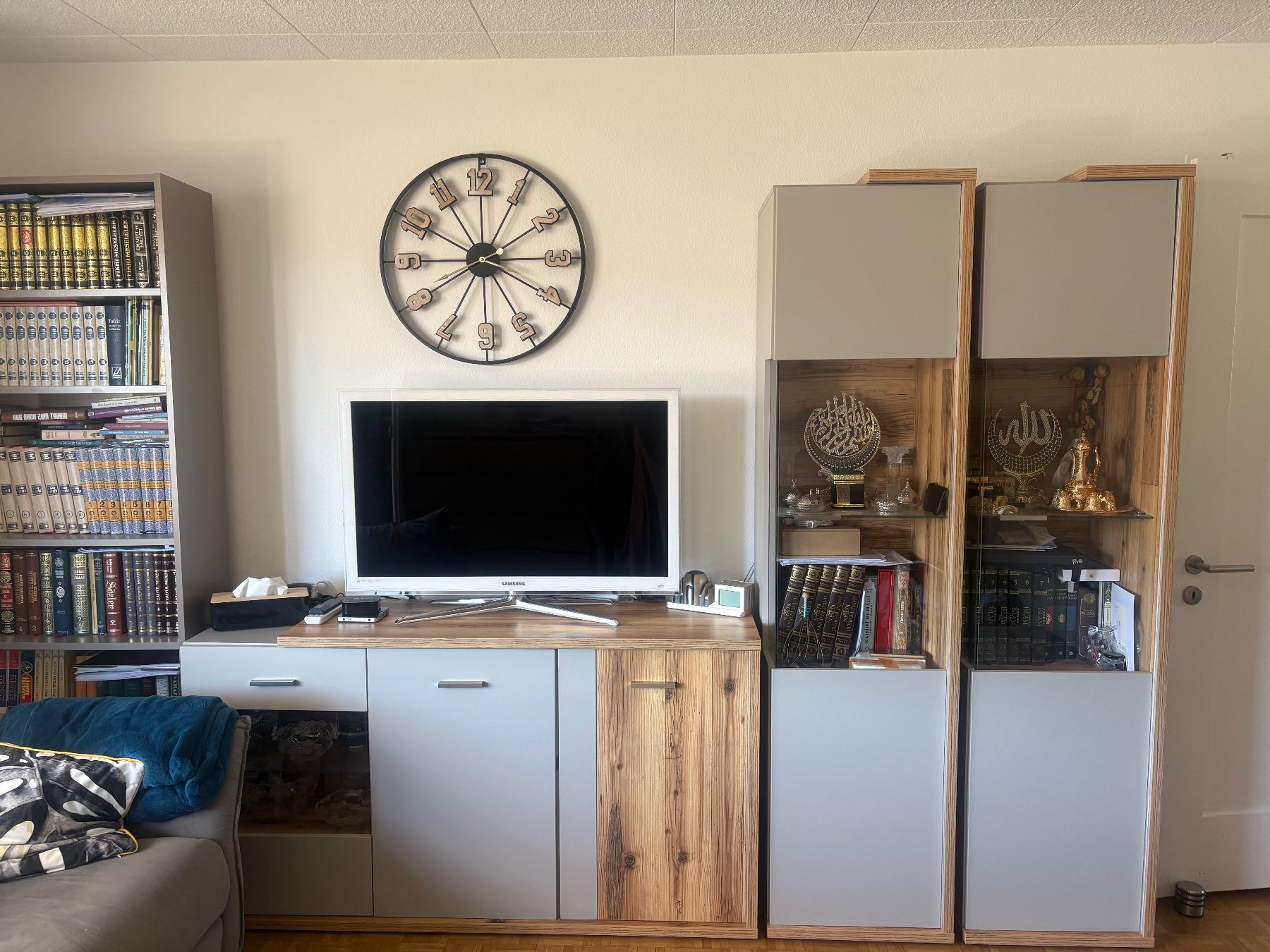 TV Möbel: Sideboard mit Vitrine, TV Möbel – Gebraucht aus Winterthur von tusem-tet 6