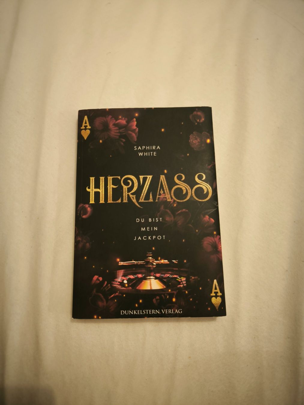 Libri: Herzass - Saphira White – Nuovo (secondo la descrizione) da Sargans venduto da .isa_