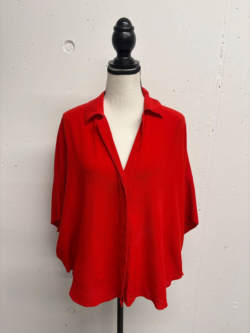 Etro Camicette: Etro oversize Seidenbluse rot Gr. 34-40 Kurzarm – Usato da Regensdorf venduto da secondchancefashion 2