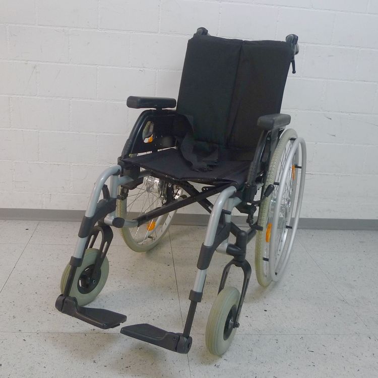 Rollstuhl Breezy, SB 40,5 cm, nur CHF199