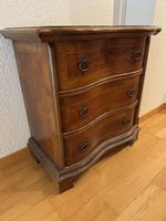 Antiker Nachttisch / Komode