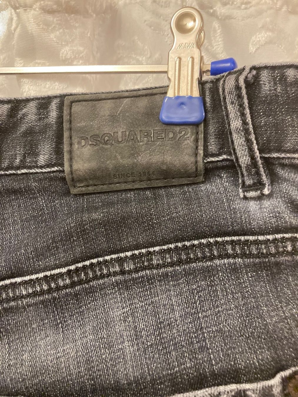 Dsquared2 Pantaloni: Dsquared 2 Jeans – Nuovo (secondo la descrizione) da Dübendorf venduto da Sebashop 5