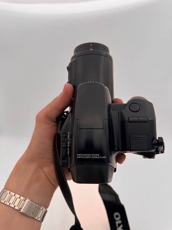 Olympus Fotocamera: Olympus IS-1000 Point and Shoot – Usato da Basel venduto da MeSellstuf 1