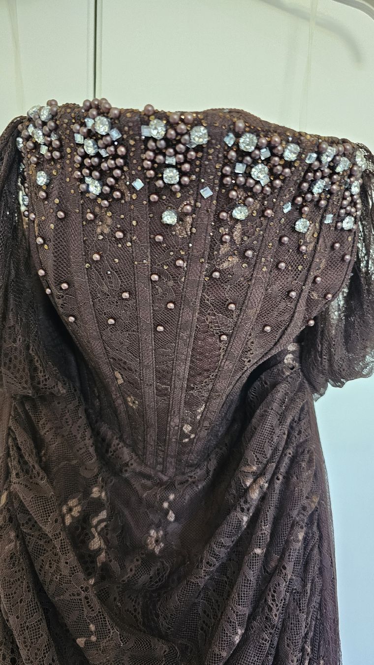 Vestiti: Abendkleid Spitze Perlen Applikationen Dunkelbraun – Usato da Staufen venduto da M19M 1