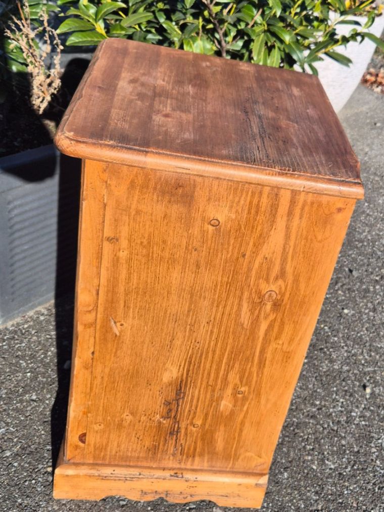 Comodini: Table de nuit en bois massif – Usato da Fully venduto da tameab 3