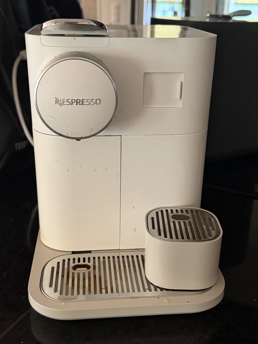 Nespresso Machines à café & Machines à expresso: Gran Lattissima Withe – D'occasion à Cham par 2-hand