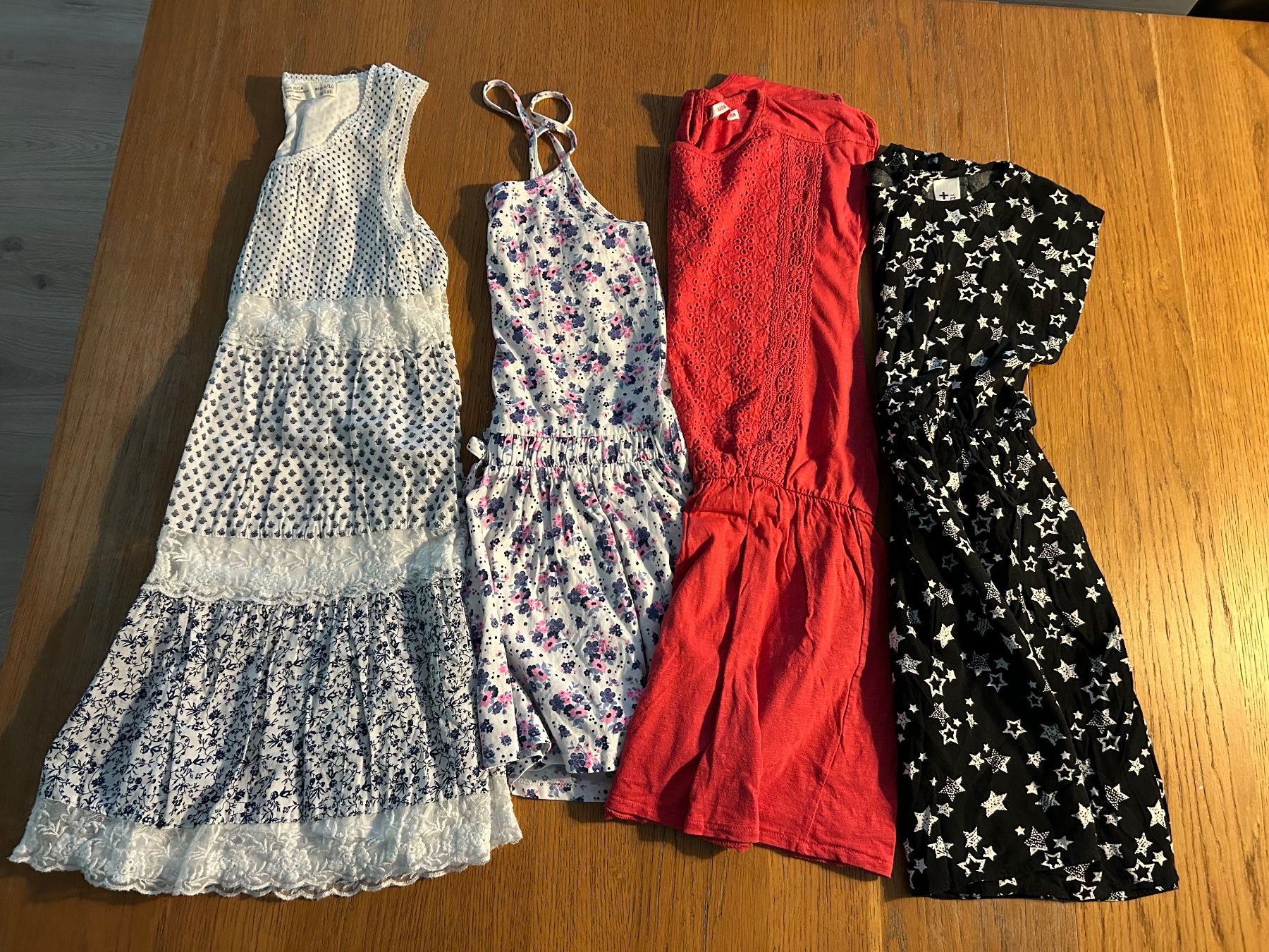 H&M Lotti & Set di vestiti: Lot fille 134/140 – Usato da Lavey-Village venduto da Ma79Vi 1