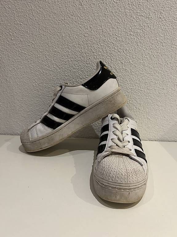 Chaussures femmes: ADIDAS Superstar Grösse 36 – D'occasion à Merenschwand par exclusive4you5634