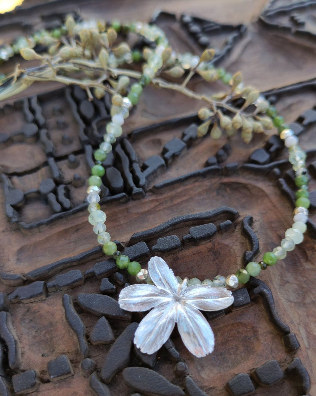 Catenine: Kurze Kette  mit Silbermänteli – Nuovo e nell'imballaggio originale da Lauperswil venduto da Naturhandwerk