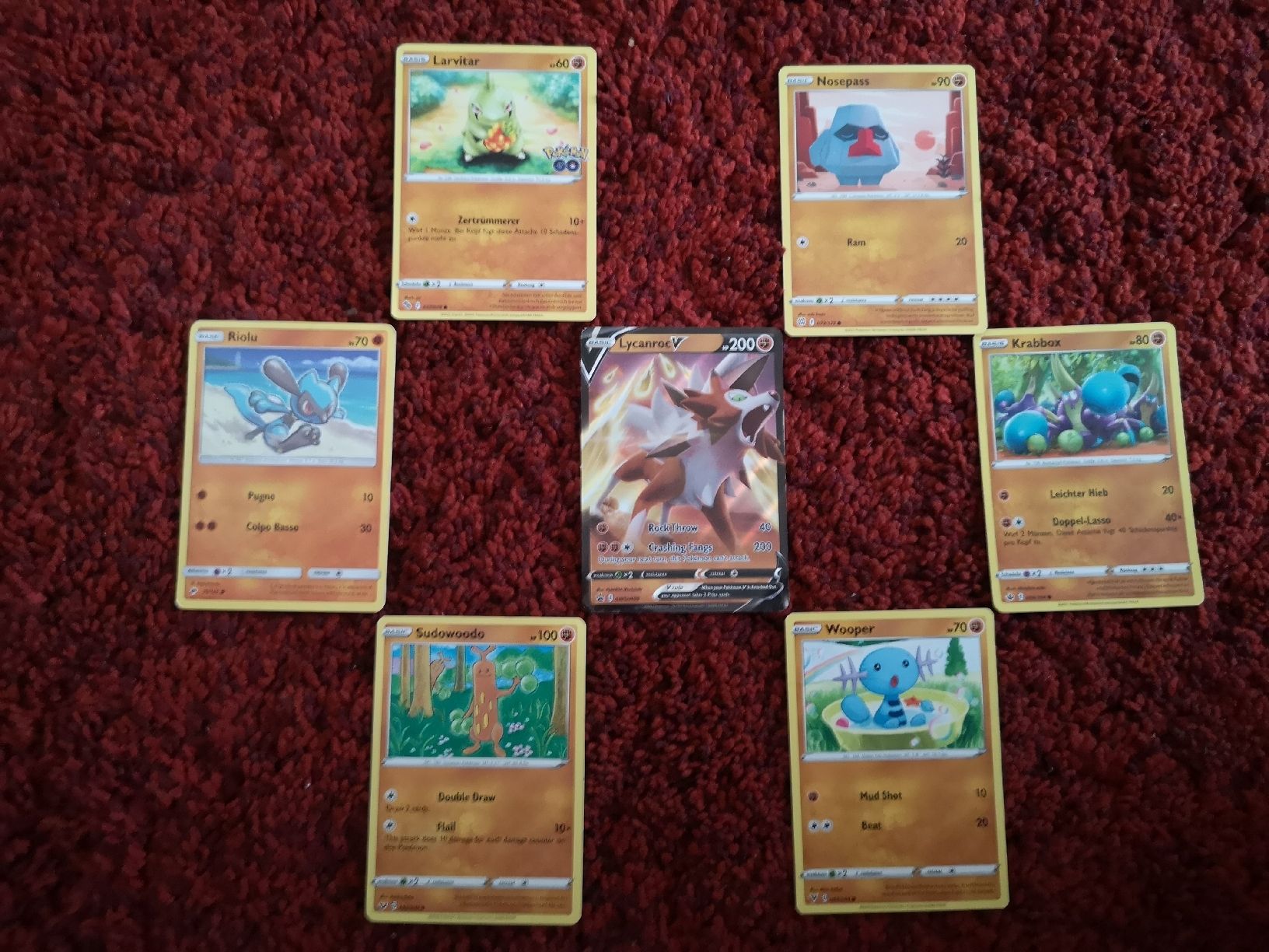 Pokémon Carte collezionabili: Lycanroc V +6 extra karten – Usato da Uster venduto da vtosevski