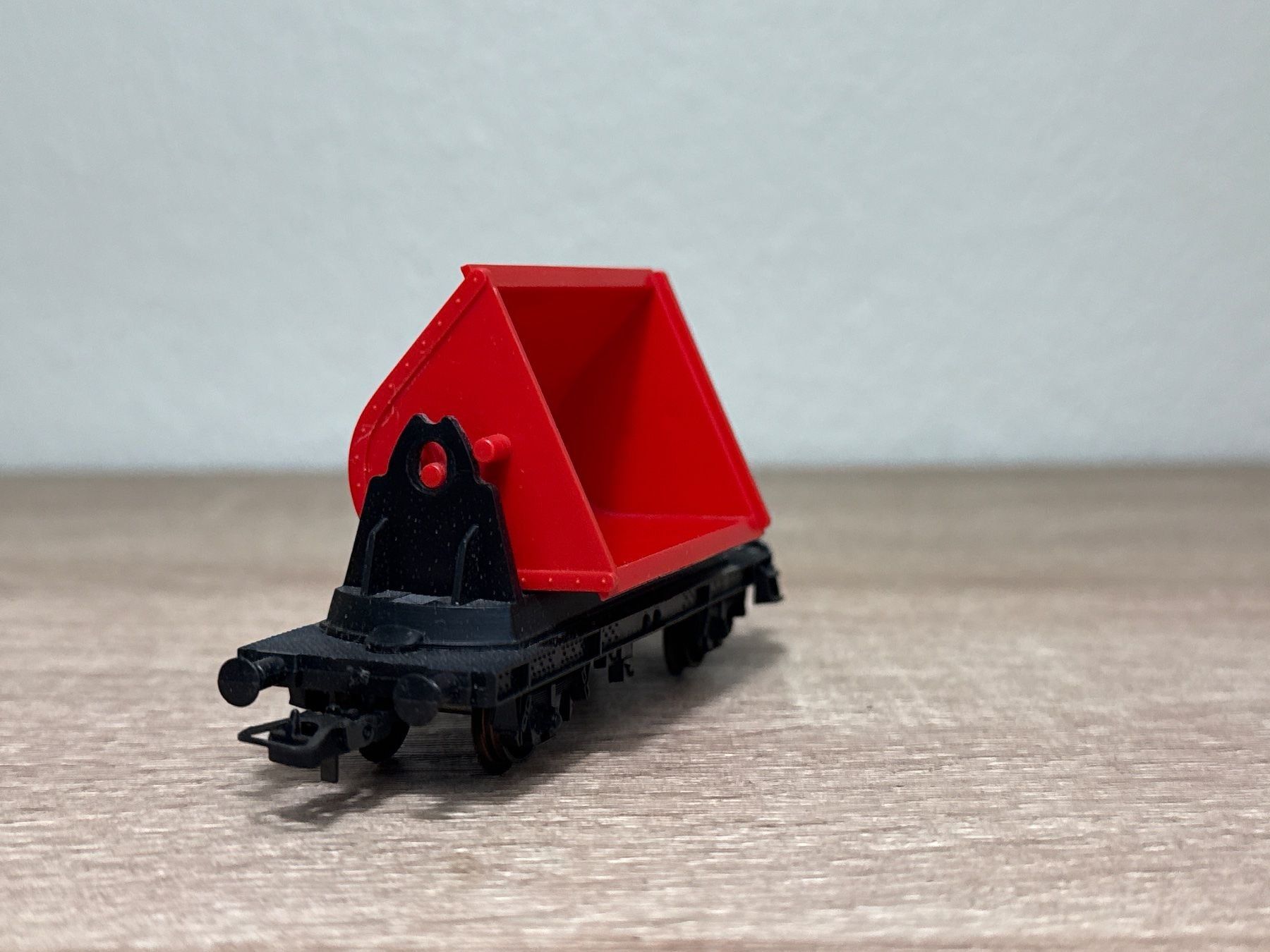 Lima Modellini di ferrovie: Lima Kippwagen H0 (233) – Usato da St-Aubin-Sauges venduto da Lo_Go 1