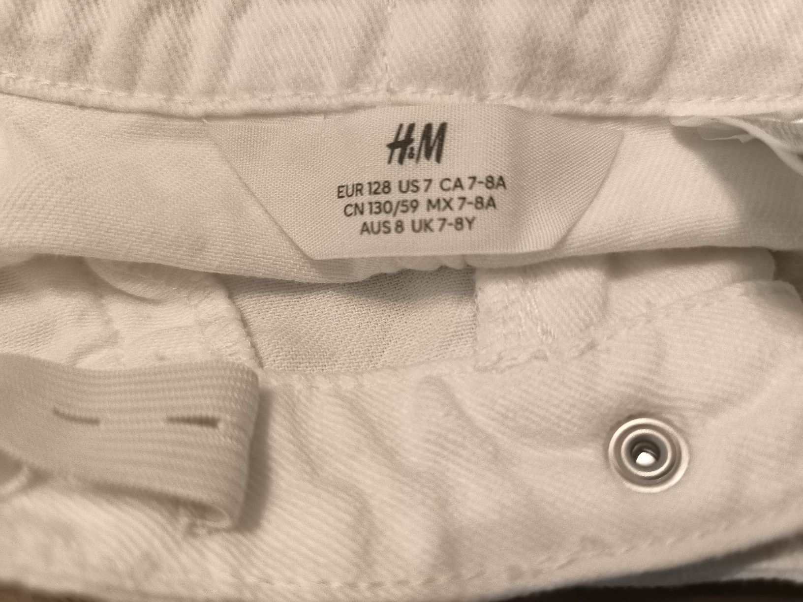 H&M Pantaloni: Mädchen kurz Hose weiss gr 128 – Usato da Buchs SG venduto da Cor-Pie 2