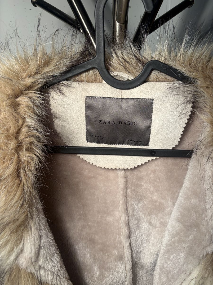 Manteaux: Zara Basic Mantel Kunstfell hellbeige Grösse S – D'occasion à Büsserach par SalebyGianni 1