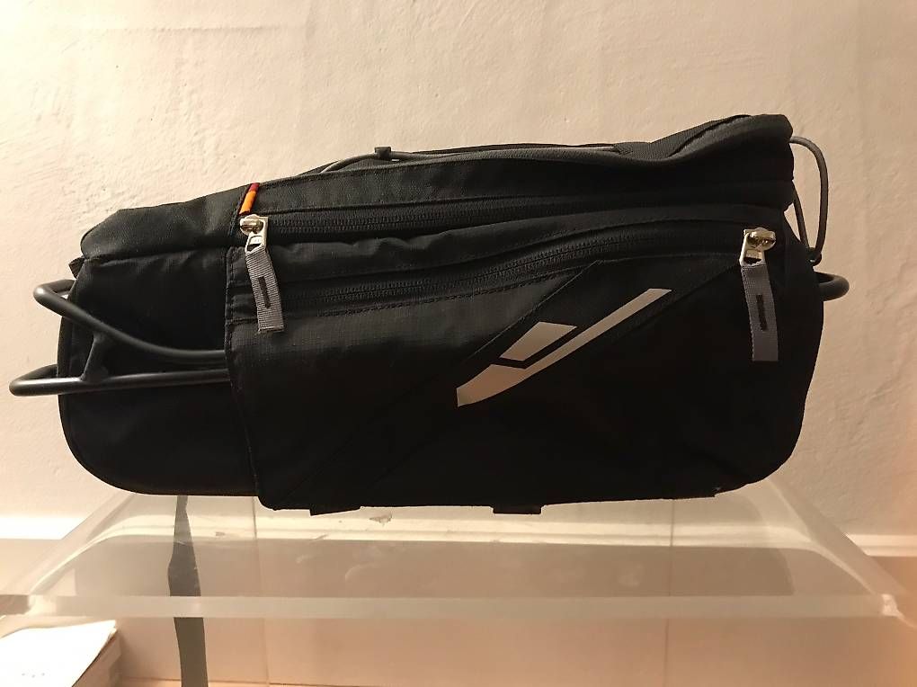Pezzi di ricambio: Velo SET-PACK Satteltasche,  – Usato da Spiez venduto da Lenneli 2