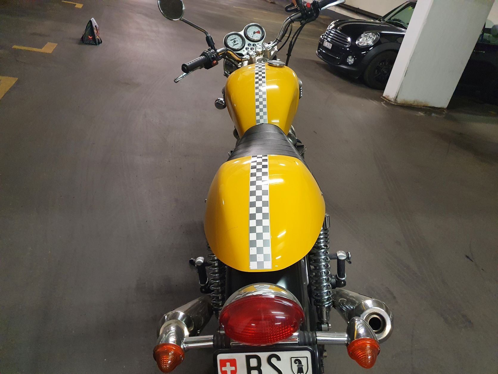 Triumph Strada: Triumph Thruxton 900 – Usato da Basel venduto da jenzerd 2