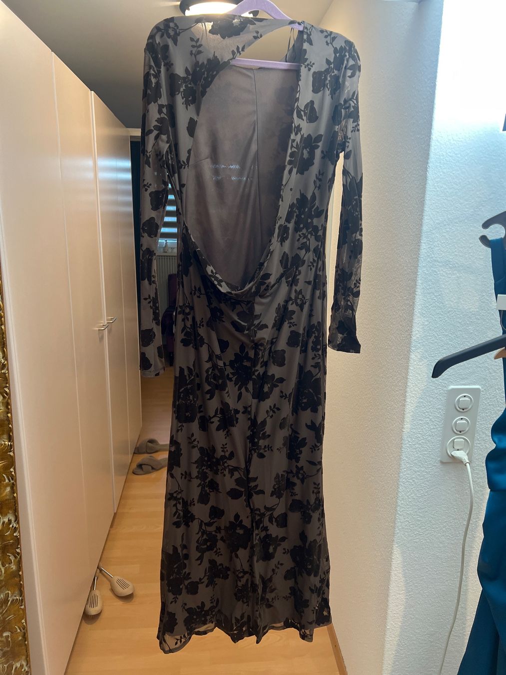 Zara Vestiti: ZARAElegantes Abendkleid mit Blumenmuster, Grösse M, – Nuovo (secondo la descrizione) da Zürich venduto da gri_bdj5 1