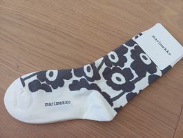 Socken Marimekko Blumenmuster Grau Weiss Grösse 37-39 neu