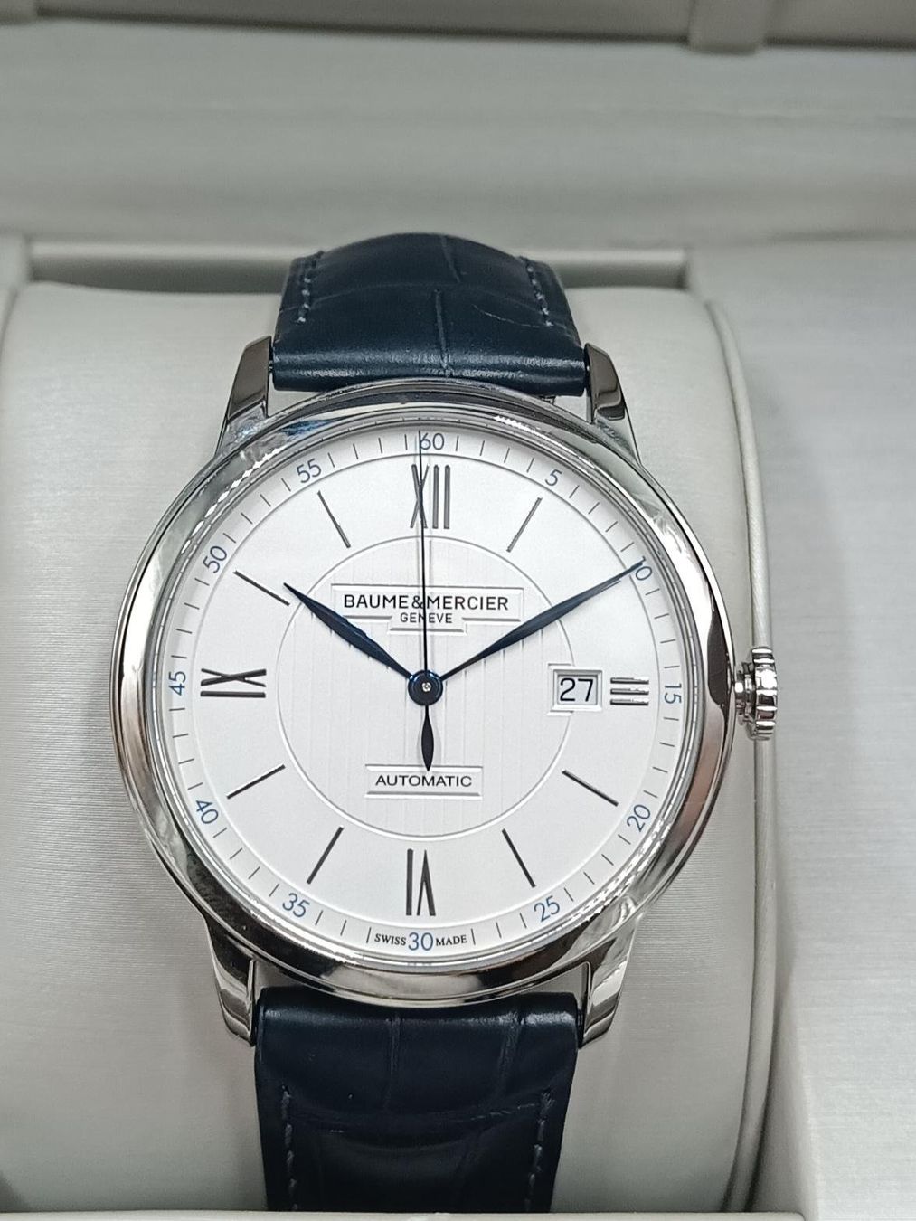 Baume & Mercier Orologi: BAUME & MERCIER " CLASSIMA", 42 MM – Nuovo (secondo la descrizione) da Luzern venduto da EdiGem