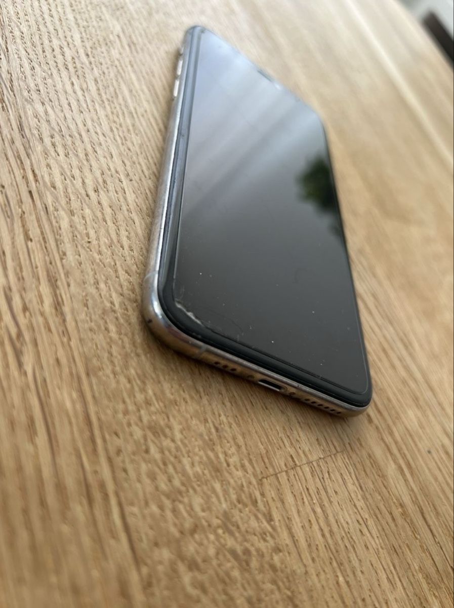 Apple Handys / Smartphones: iPhone 11 Pro 256GB - guter Zustand  – Gebraucht aus Steinhausen von rod_g2cz