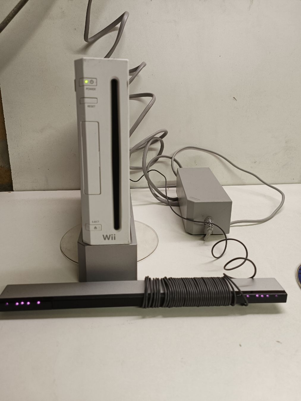 Nintendo Konsolen: Nintendo Wii Konsole mit 2 Controller & Monster Hunter 3! – Gebraucht aus Hendschiken von Bilrog 2
