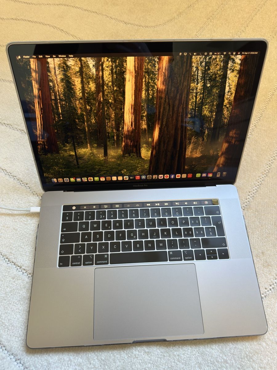 Apple Notebooks: Macbook pro 15 2018 500gb mit magic keyboard & magic mouse, – Gebraucht aus Zürich von ronnyrefurb 1